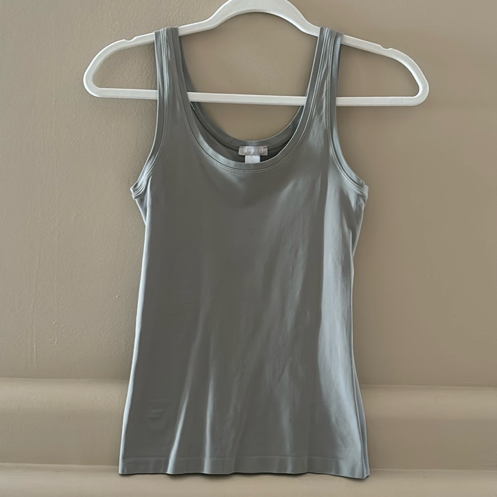 HANRO Touch Feeling Tank. Pistachio Color. Size M. Excellent Condition. Multiple